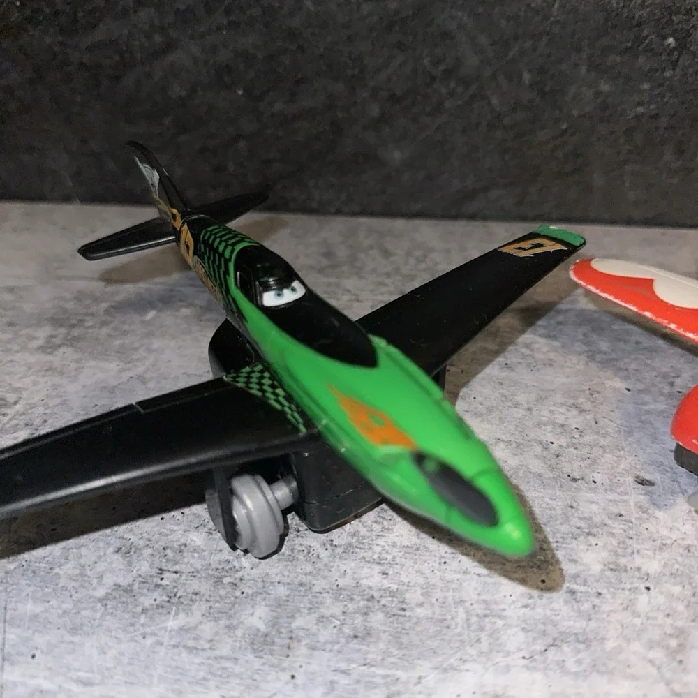 Disney Pixar Planes Pull & Fly Buddies RIPSLINGER & El Chupacabra